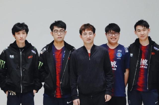 季在湖人阵 季在湖人阵